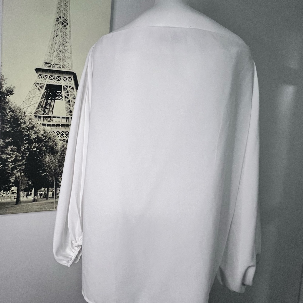 Chic White Off-Shoulder Blouse with Gold Accents - Picture 4 of 9